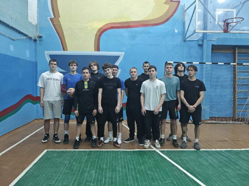 Спортивное событие дня – товарищеская встреча по волейболу!