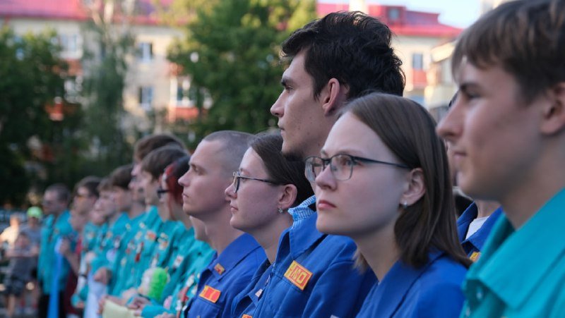 🤩🤩🤩🤩🤩🤩🤩🤩Состоялась еженедельная итоговая линейка, на которой были вручены награды наиболее отличившимся отрядам проекта.