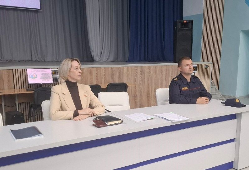 В нашем колледже состоялось важное общеколледжное родительское собрание, главной темой которого стало создание безопасной среды для обучающихся в предстоящем 2026/2027 учебном году.